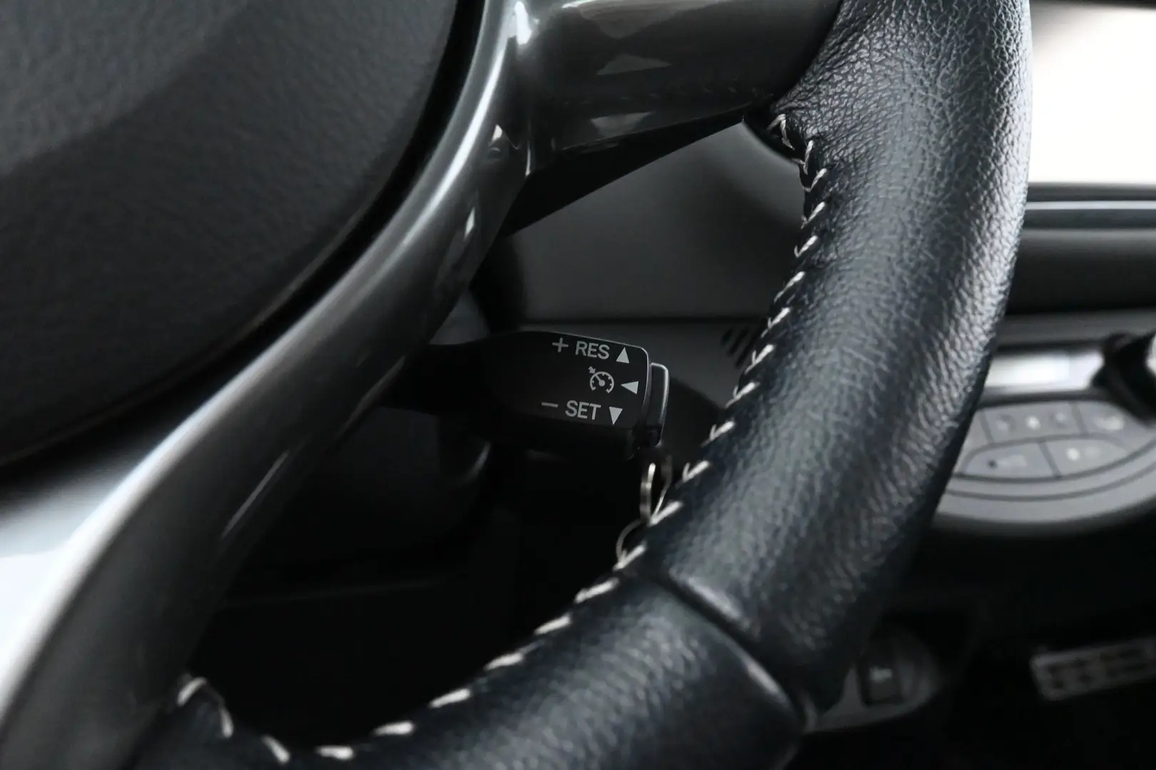 Car Image - 7Hv9gjzARlqtzPF3TknKdc
