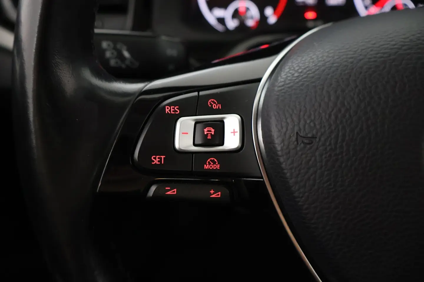 Car Image - 1EUiS1oSLci3zm5mCuSetX