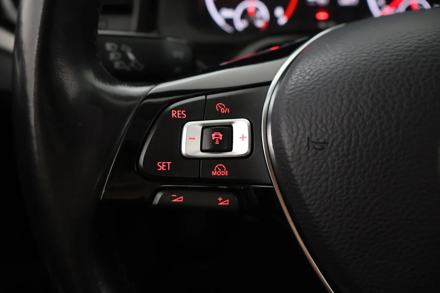 Car Image - 1EUiS1oSLci3zm5mCuSetX
