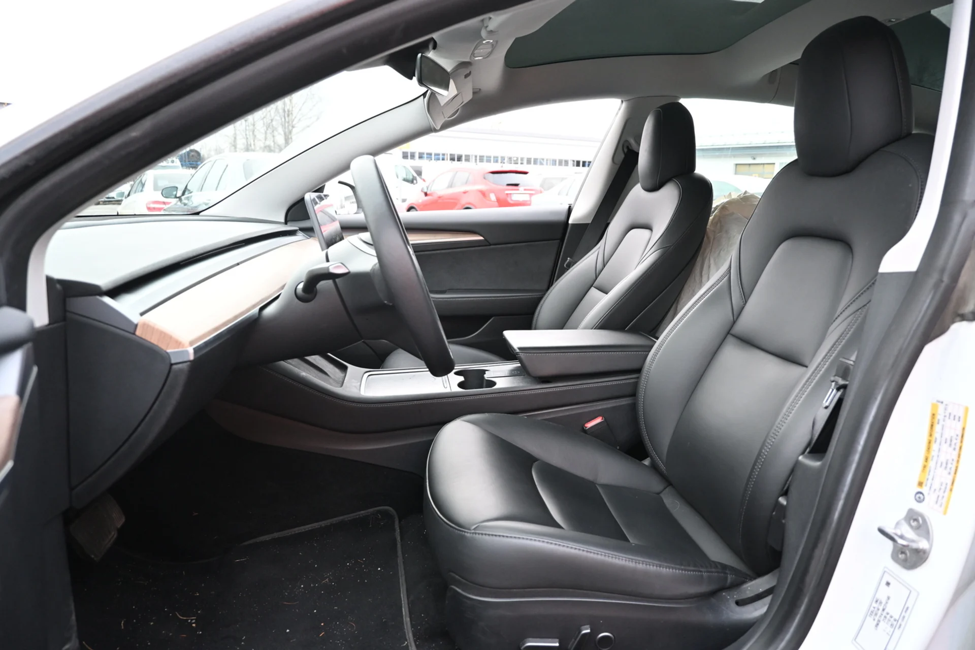 Car Image - 26bBE7rwheUMkveGTtLfIG