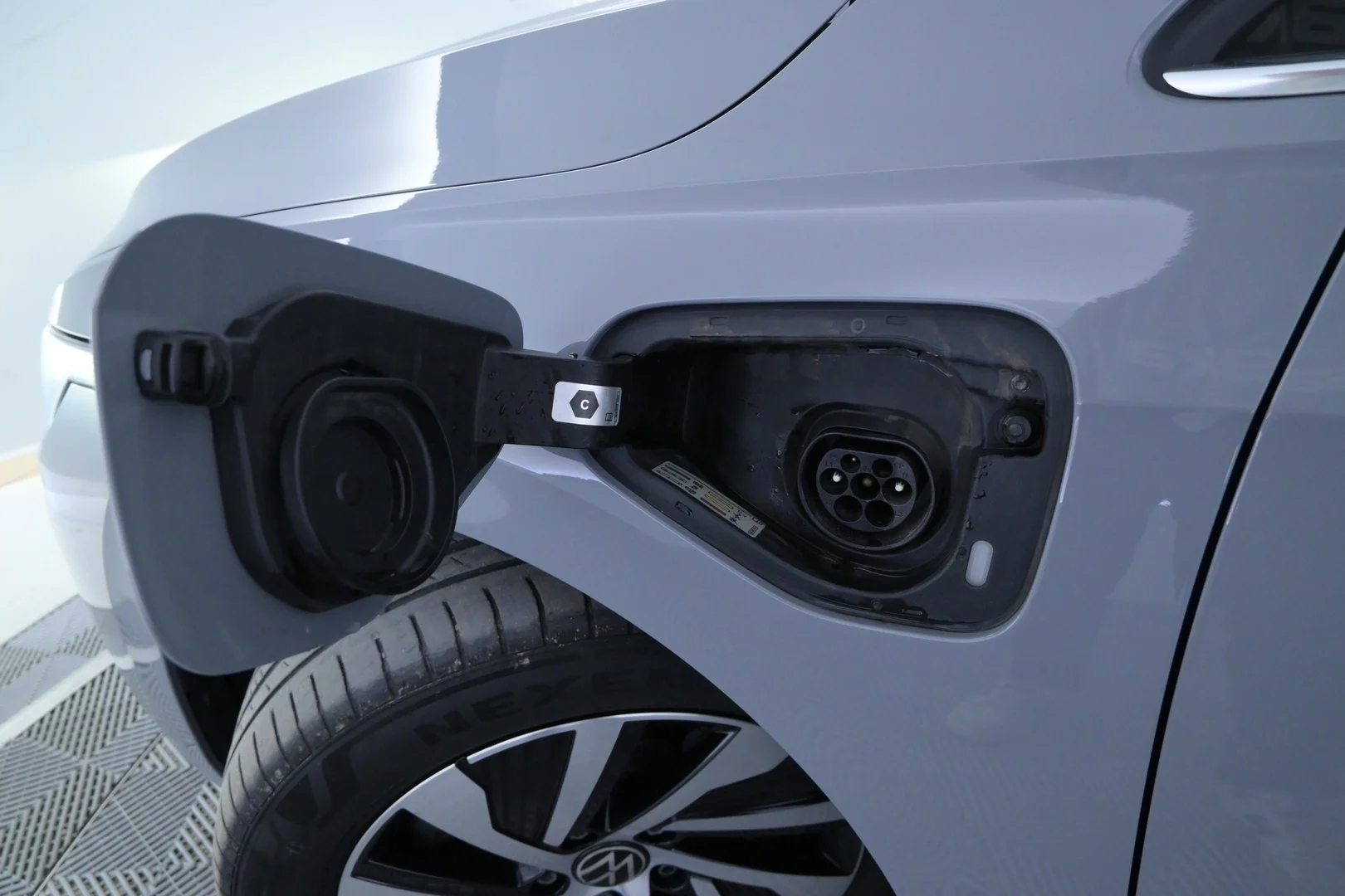 Car Image - 16uVDu3JnCeMyEd1AKSDve