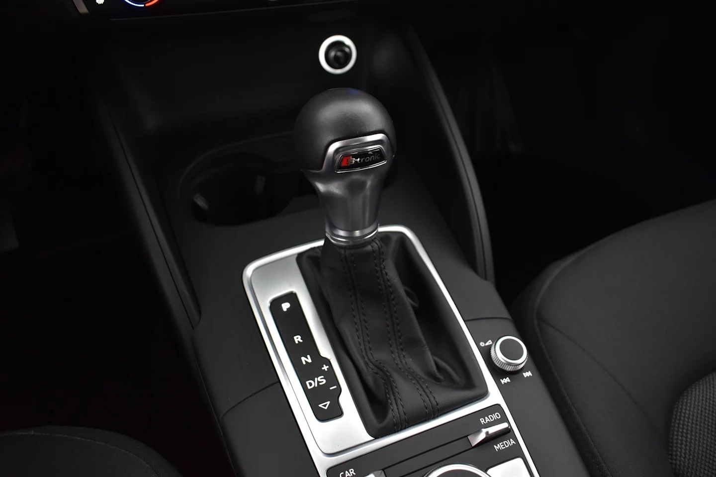 Car Image - 3UxOW2RicncyZbS9XYZtTL
