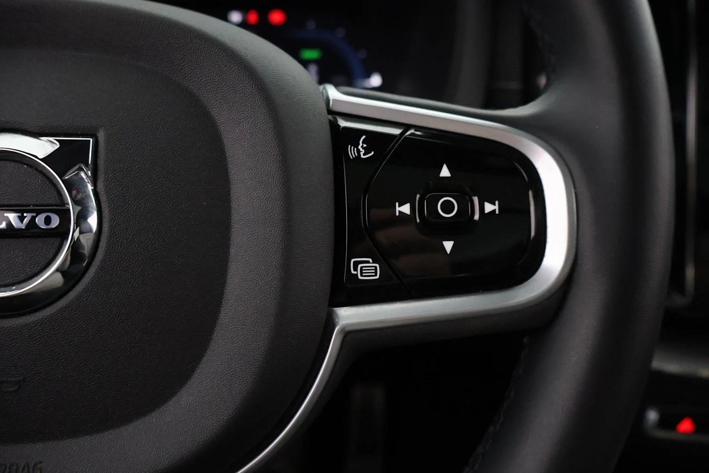 Car Image - 1Gi9ls1ead1ZS1pXNuNhGT