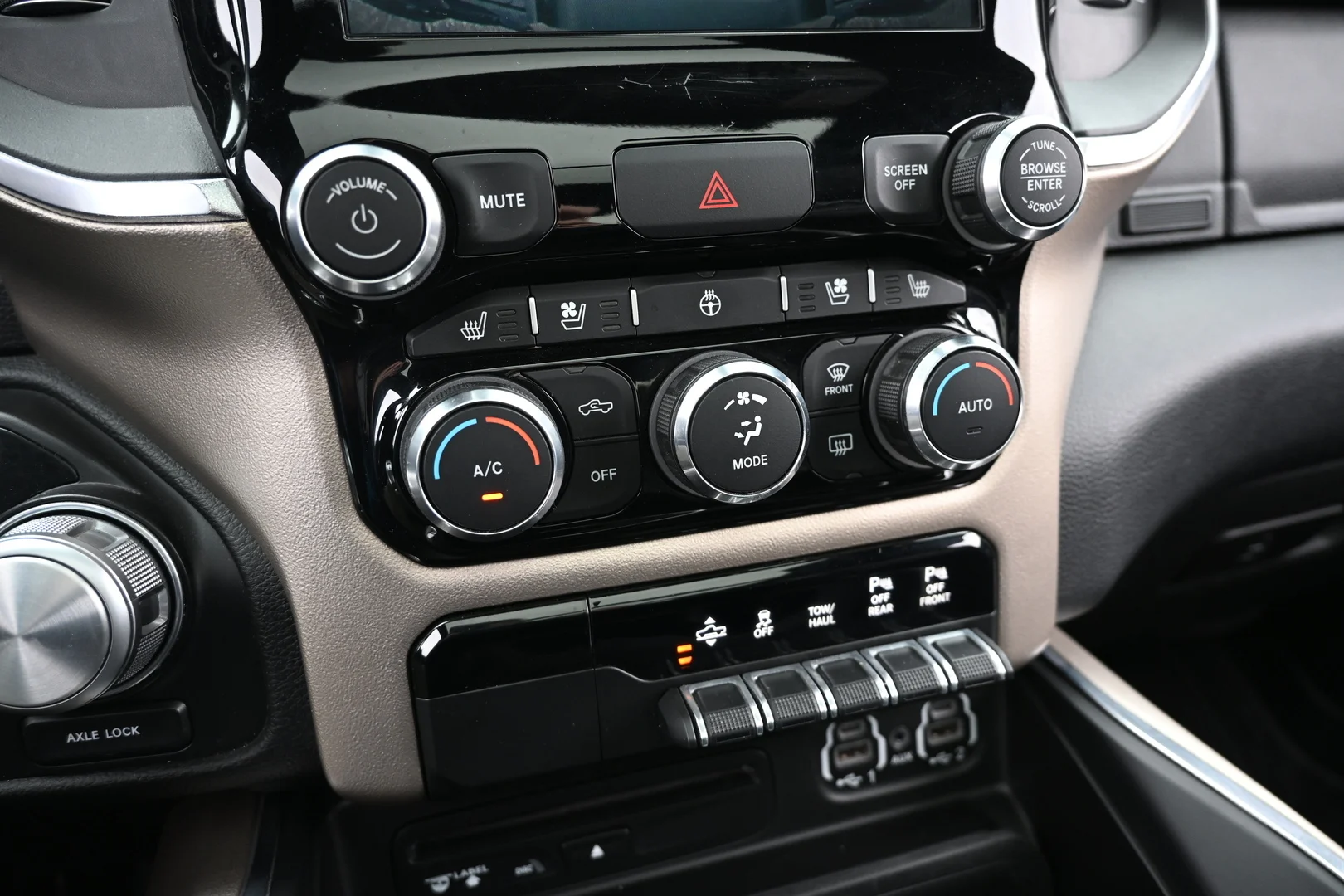 Car Image - 26WSk6kyeyvDoexXqyZiEj