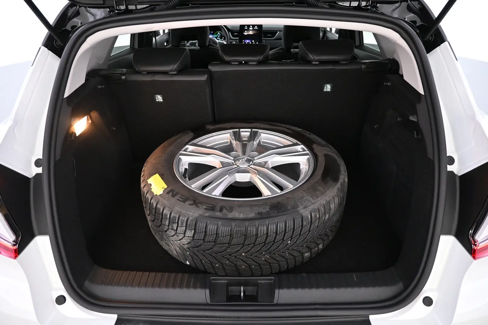 Car Image - 1wCr0ts2r0LSZwOQMtZOg7