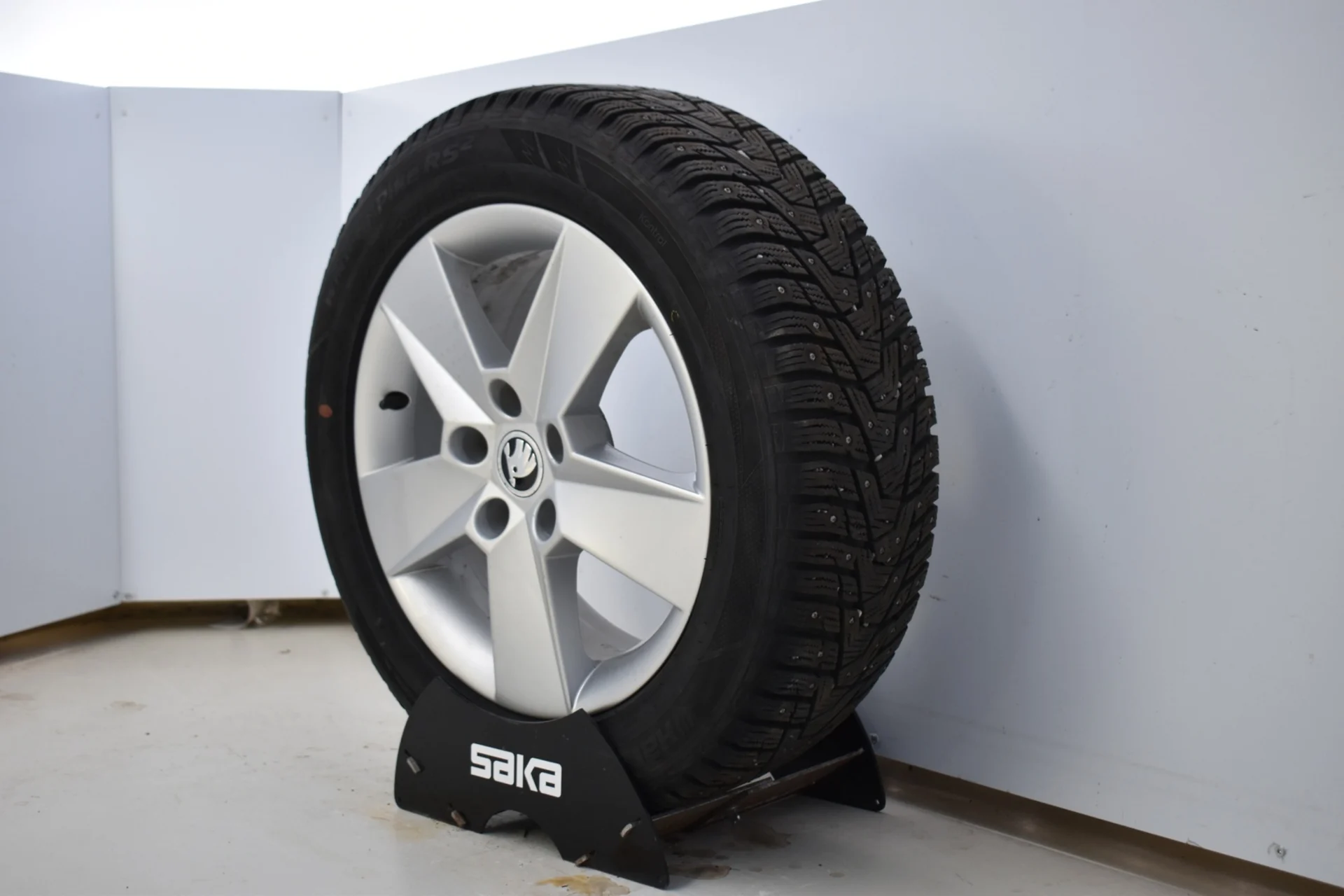 Car Image - 1YcPP6LFXDmxRB0YGDuGXX