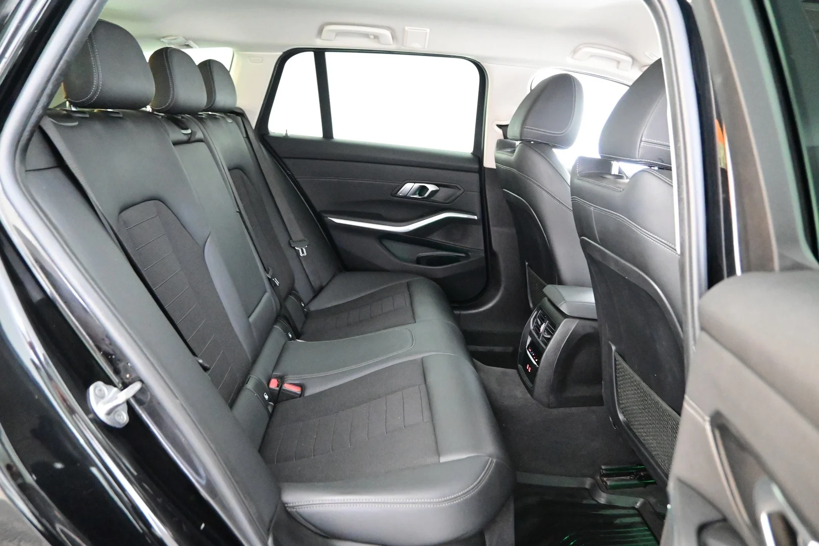 Car Image - 1tJaJKLTs4au19vlfK0eVf