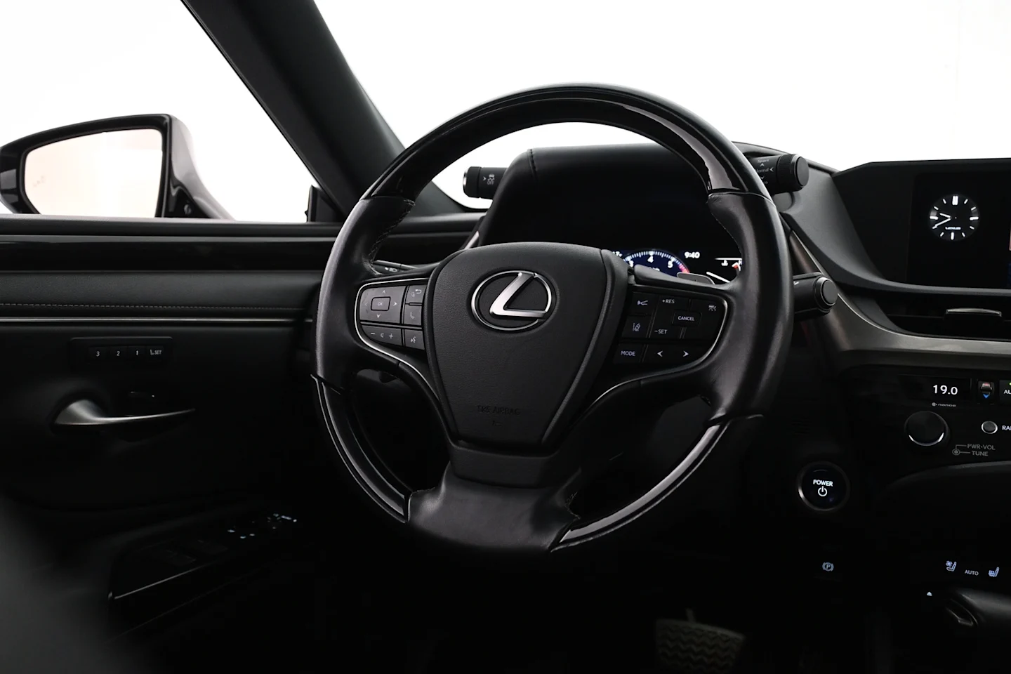 Car Image - 63x11O0UzOZKWnbv2nIHZO