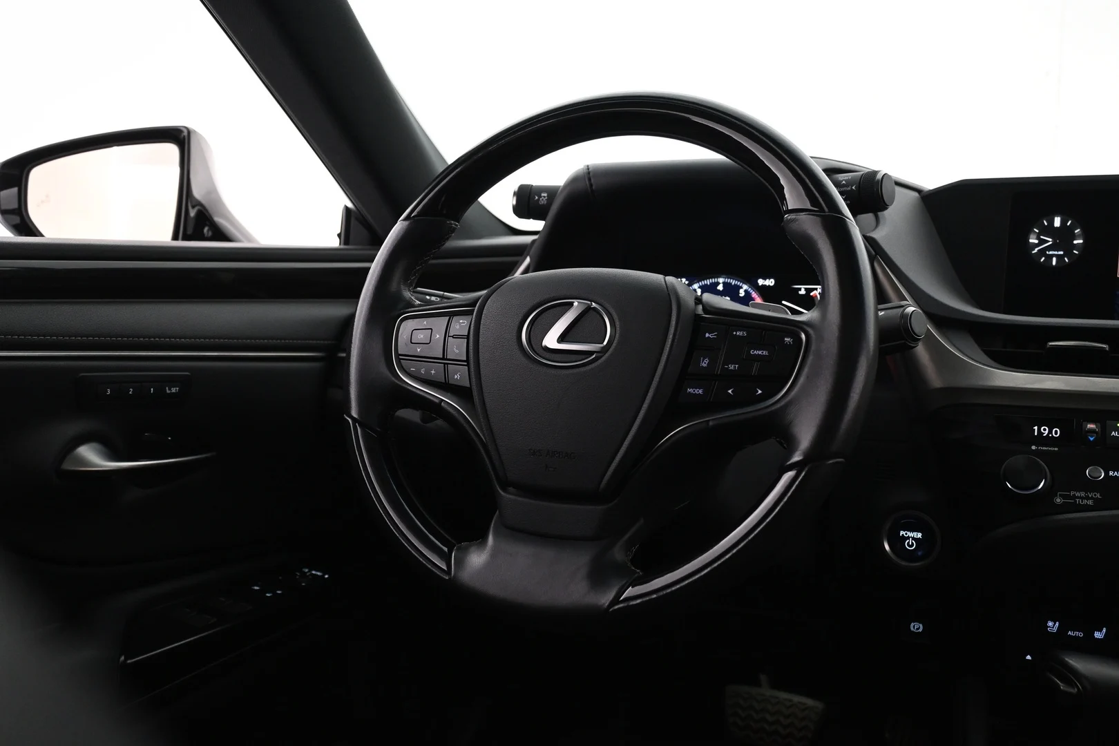 Car Image - 63x11O0UzOZKWnbv2nIHZO