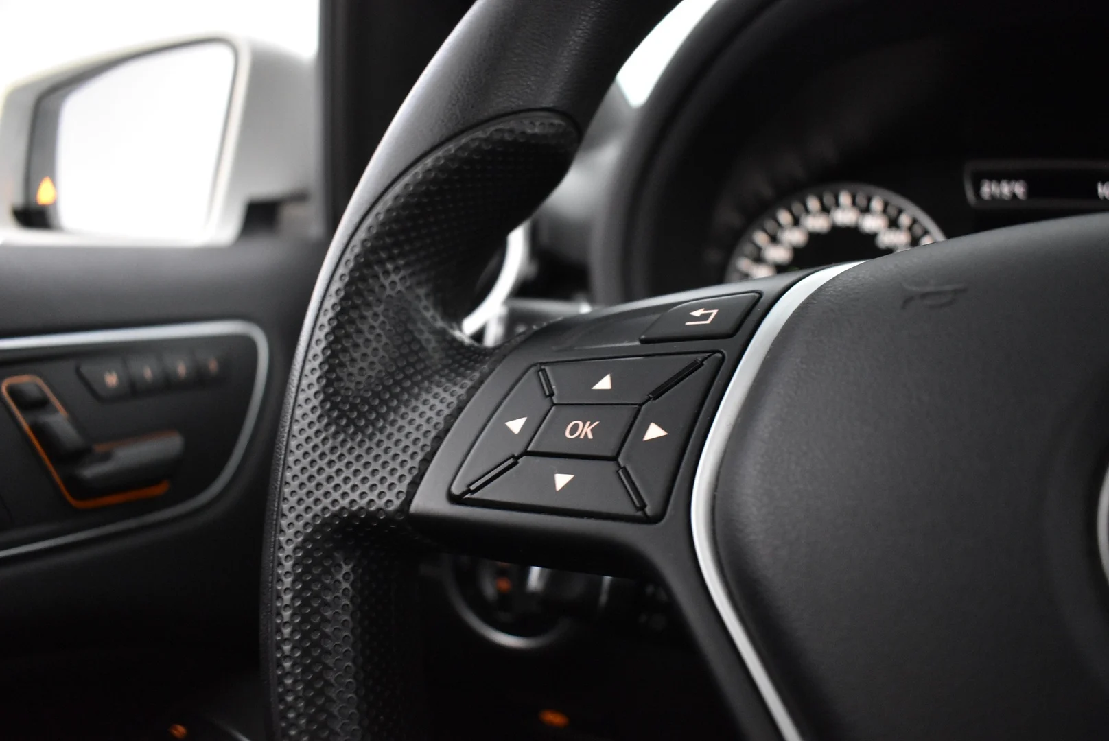 Car Image - 1ZuhAdMpUlPDXCpiq3JZMx
