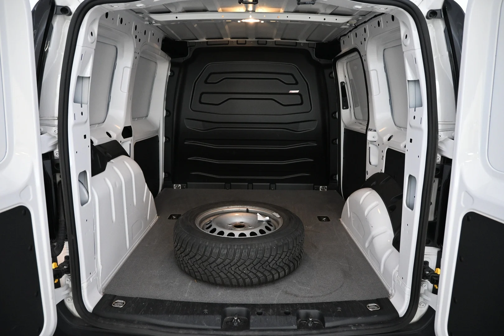 Car Image - 3RKaaZI8uIeeVWmwaPP6I0