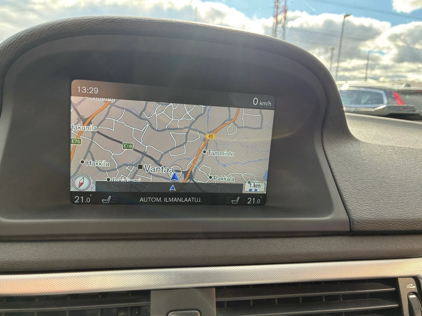 Car Image - OEMR905tbQkuIZHLfr6wQ