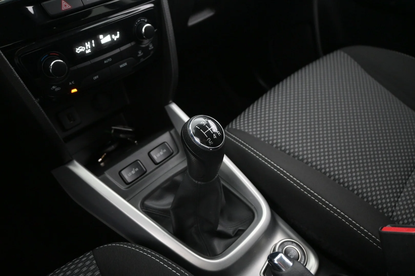 Car Image - 25vAjrv9wdamrN98HUlH1g