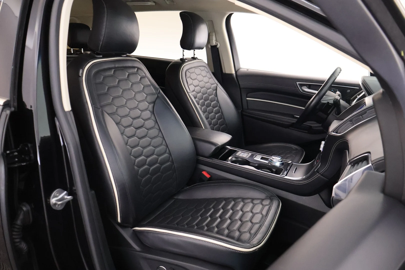 Car Image - 6BanZow4HyBW4yONkn7EnU