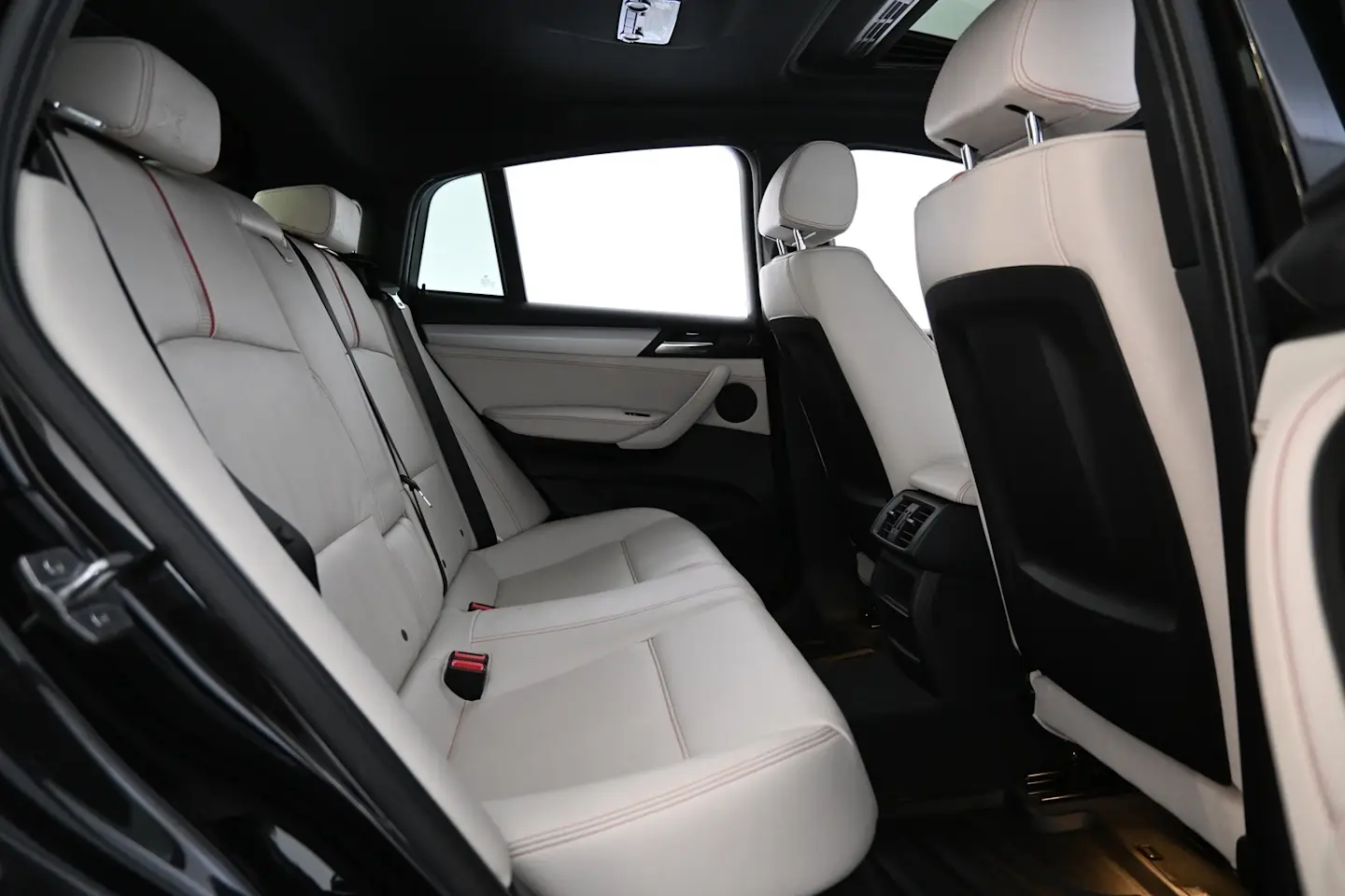 Car Image - 3cKf37M28dTio3kWO8YJrp