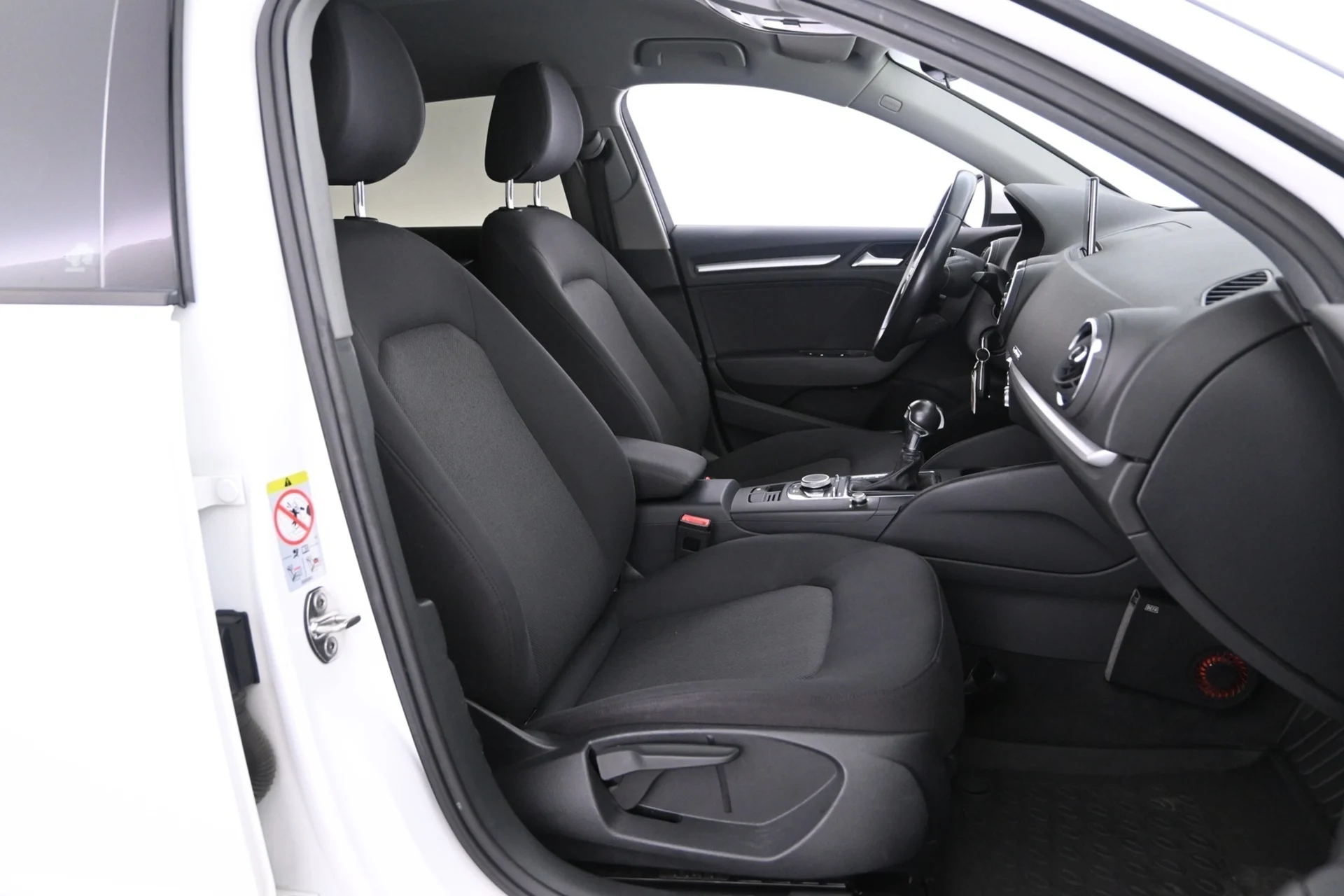 Car Image - 6dUD17fhxewlxWgPSJR2Mg