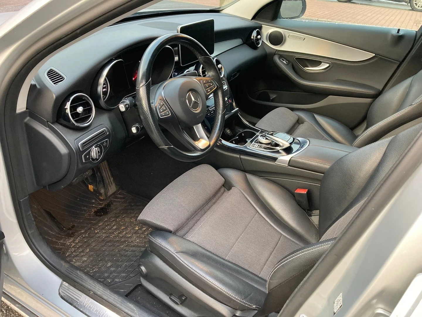 Car Image - 44ALI8vQjNJPm6zGCO7KdG