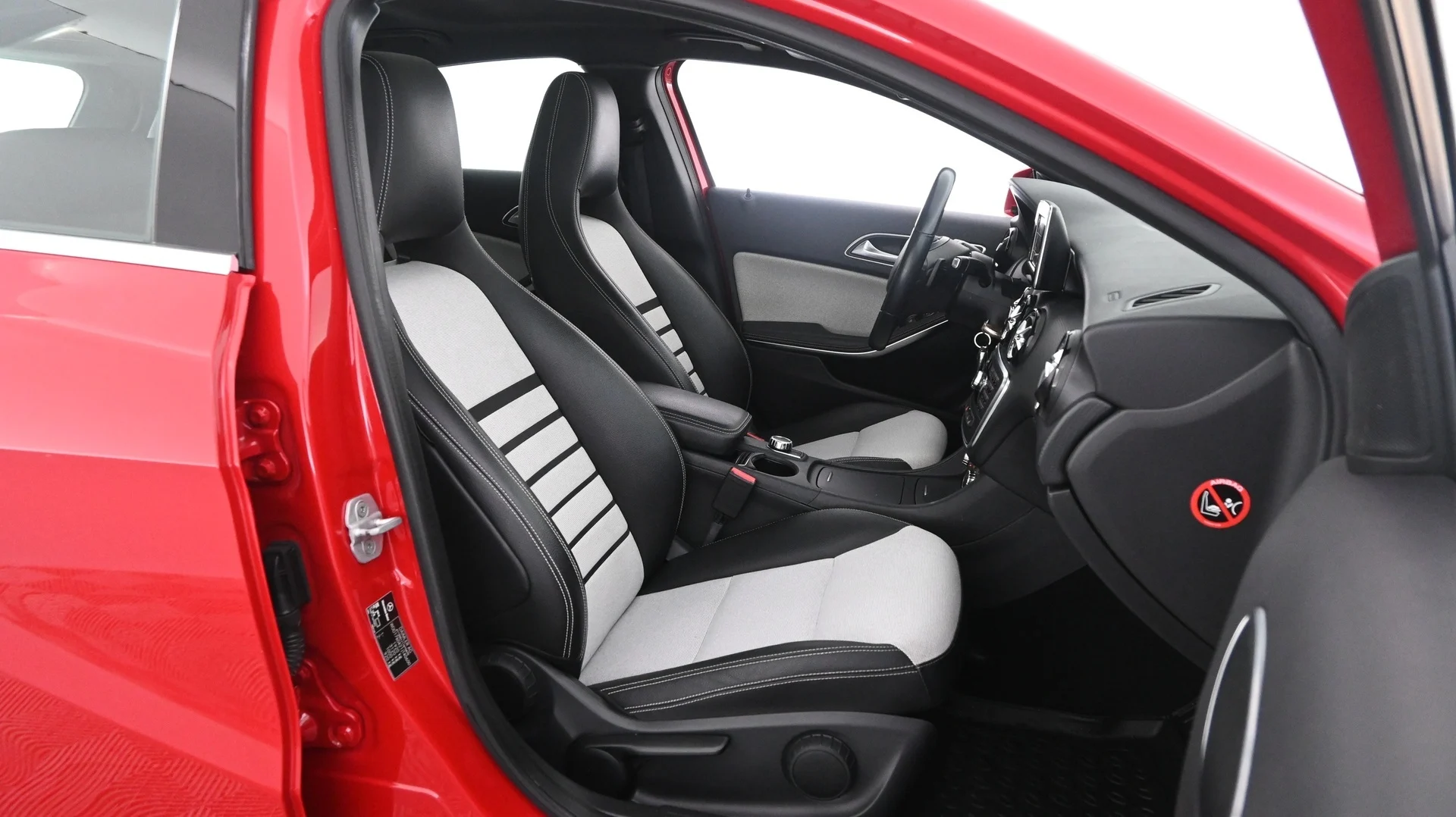 Car Image - 2JhpZA9zFiq9F1IcYfSPty