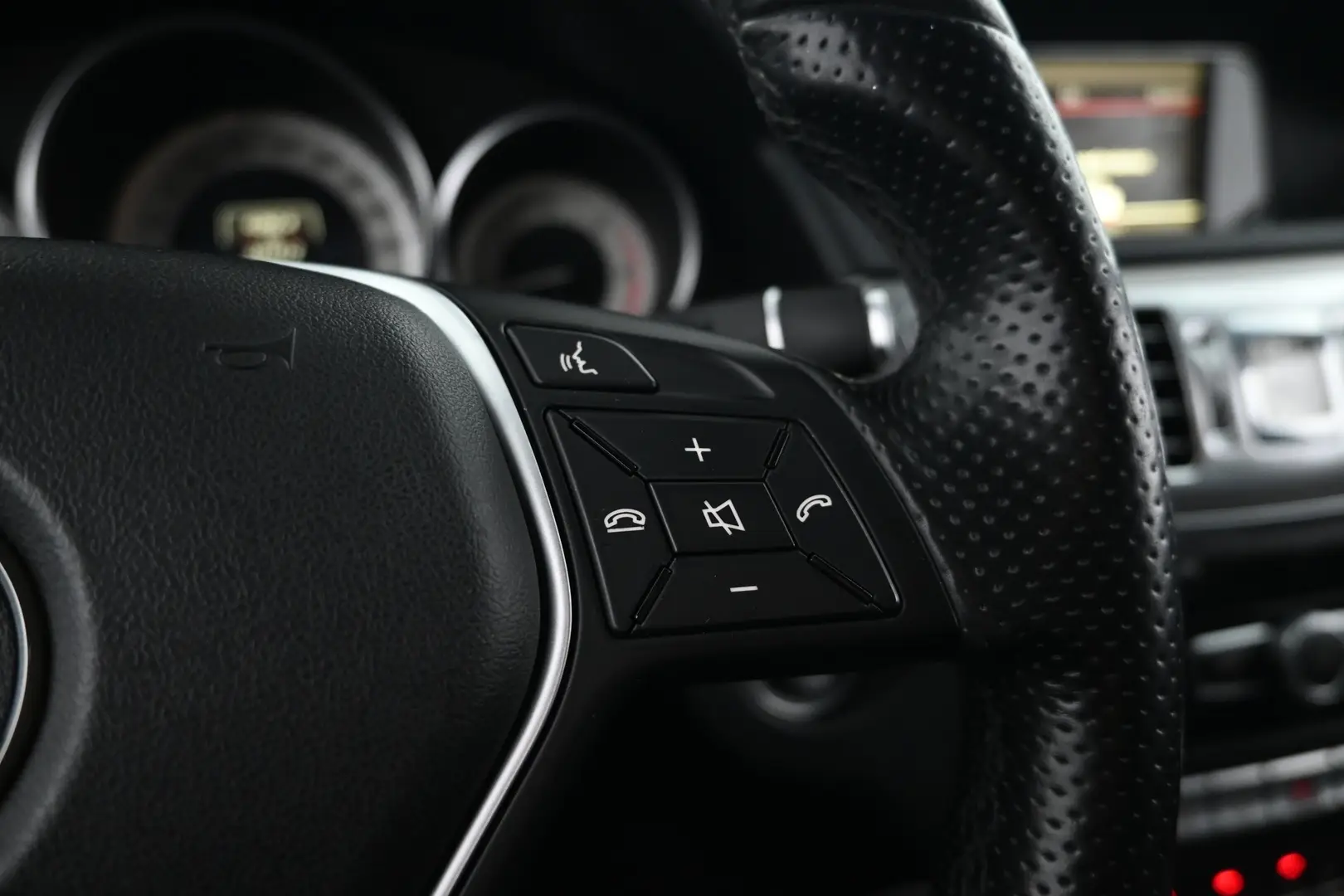 Car Image - 5elYf80JxuBhuMjtxi5uoS