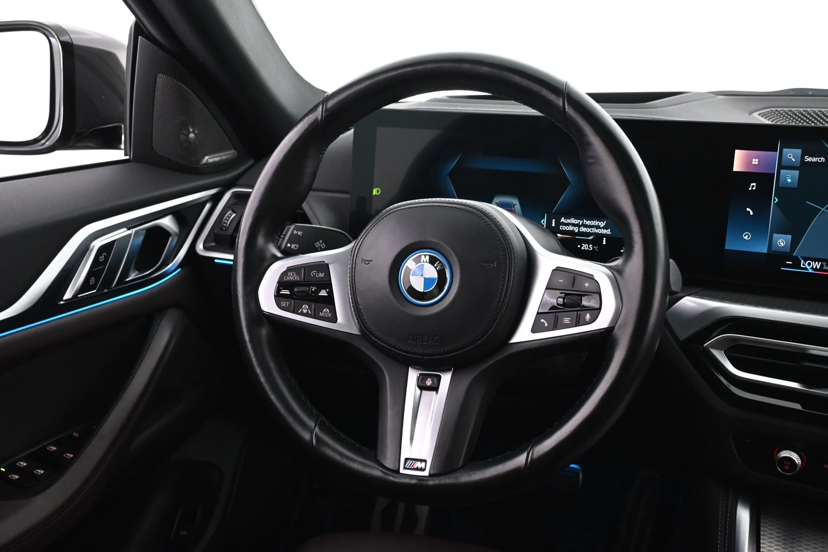 Car Image - 1uvXReesCTrnAU9nTAspw8