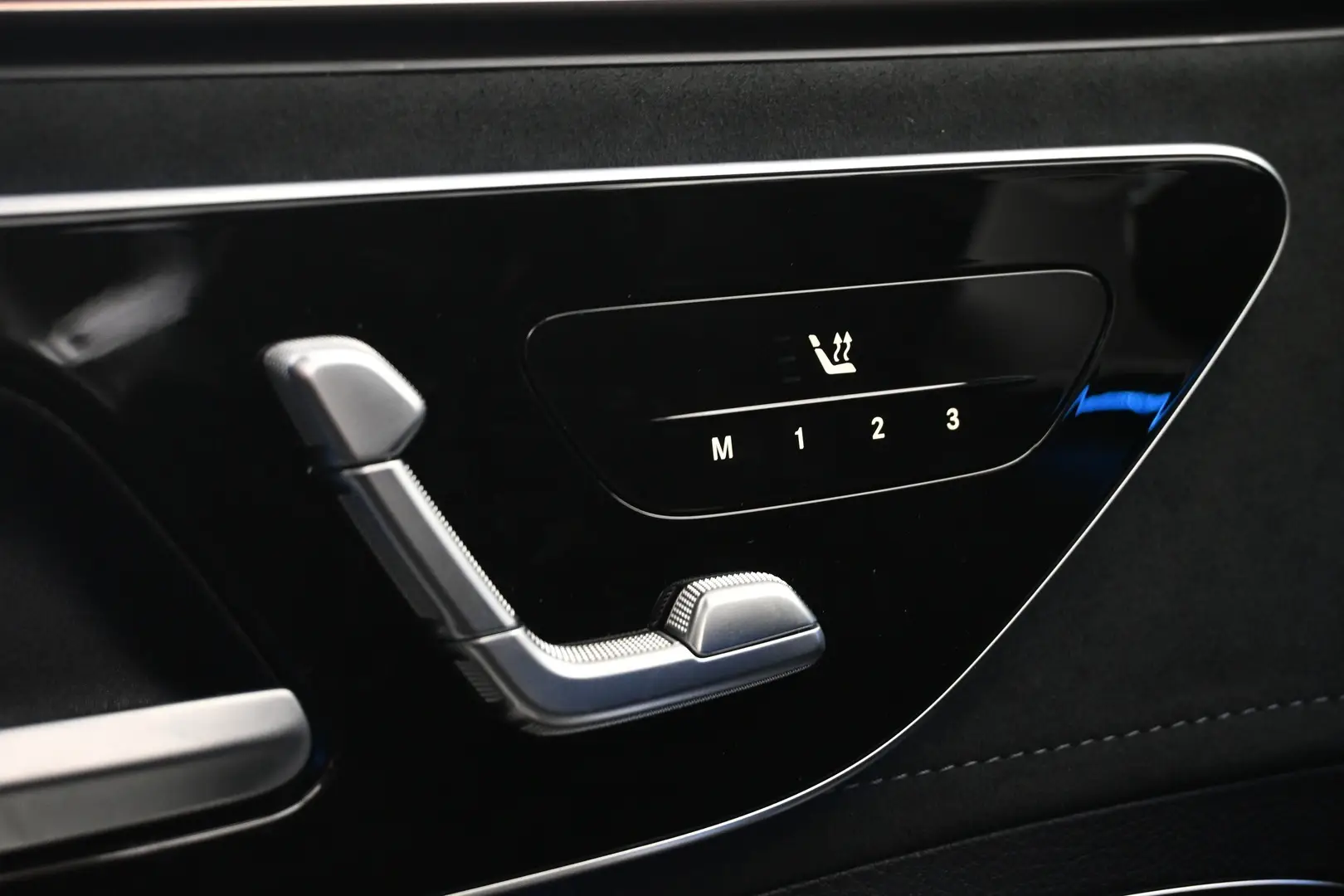 Car Image - YZsvKmSX3B2CfZTeS5uFX