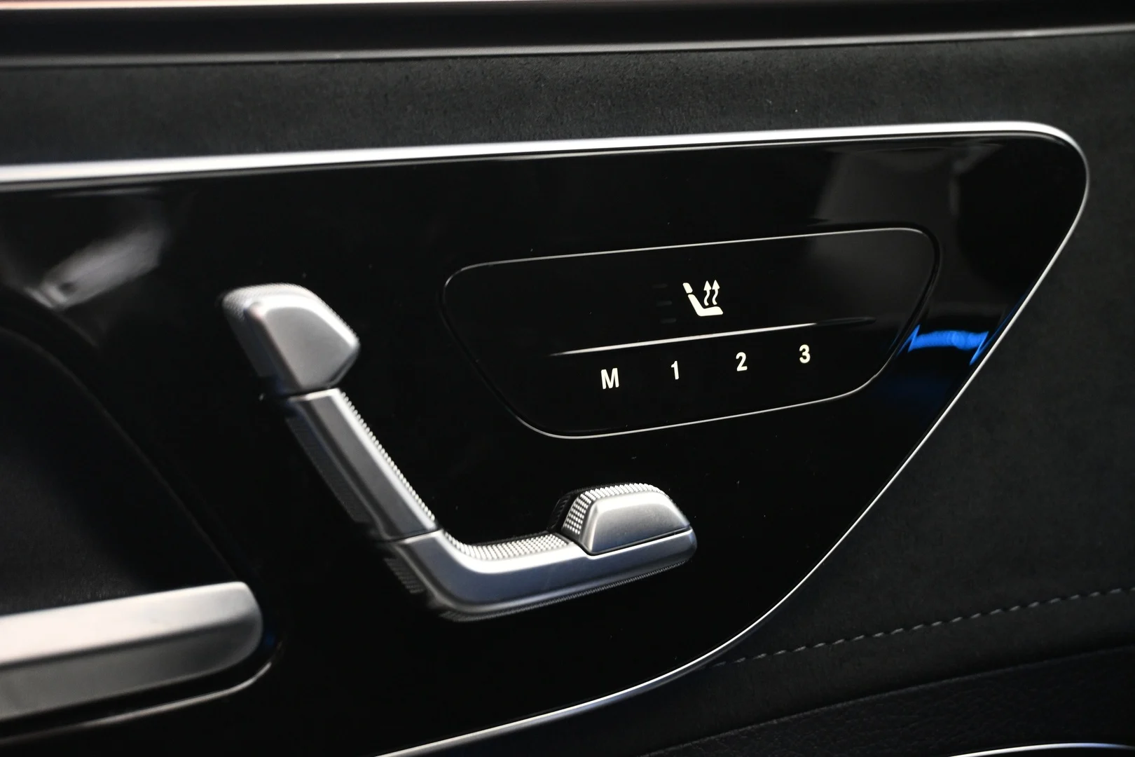 Car Image - YZsvKmSX3B2CfZTeS5uFX
