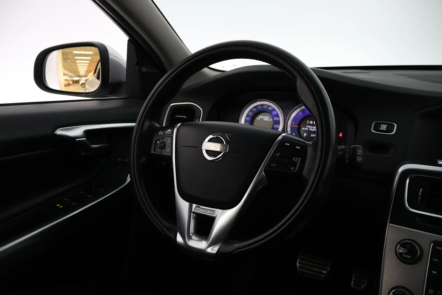 Car Image - 75djZFcxJMzBWvWSkKeMEL