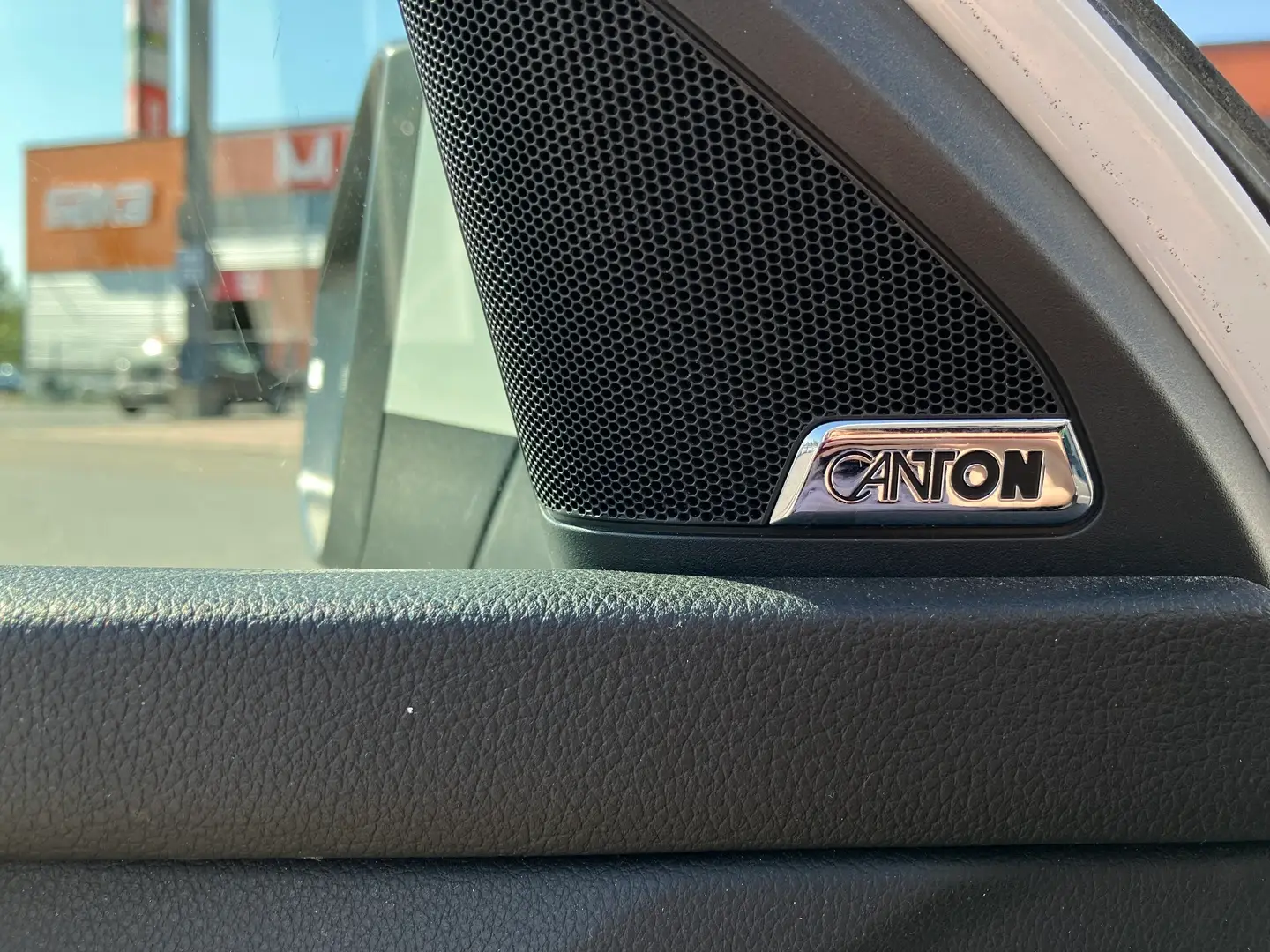 Car Image - 5E58hkcFVLXXMlonbmXA0n