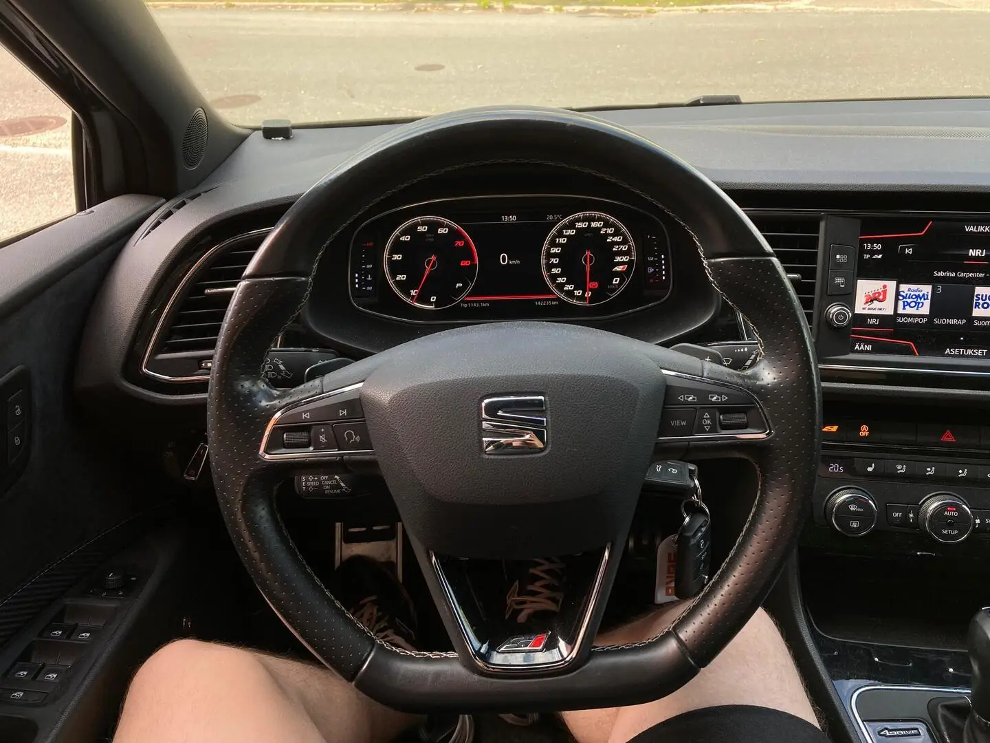 Car Image - 1A2q8cknooMr80zCco6LX3