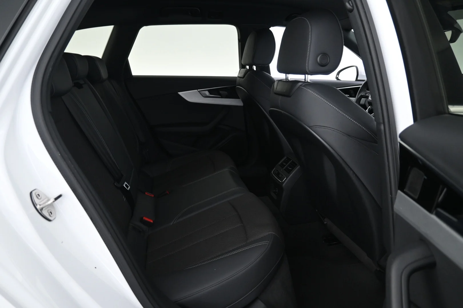 Car Image - EIEKUhBMwKNfCOkYIwOe0