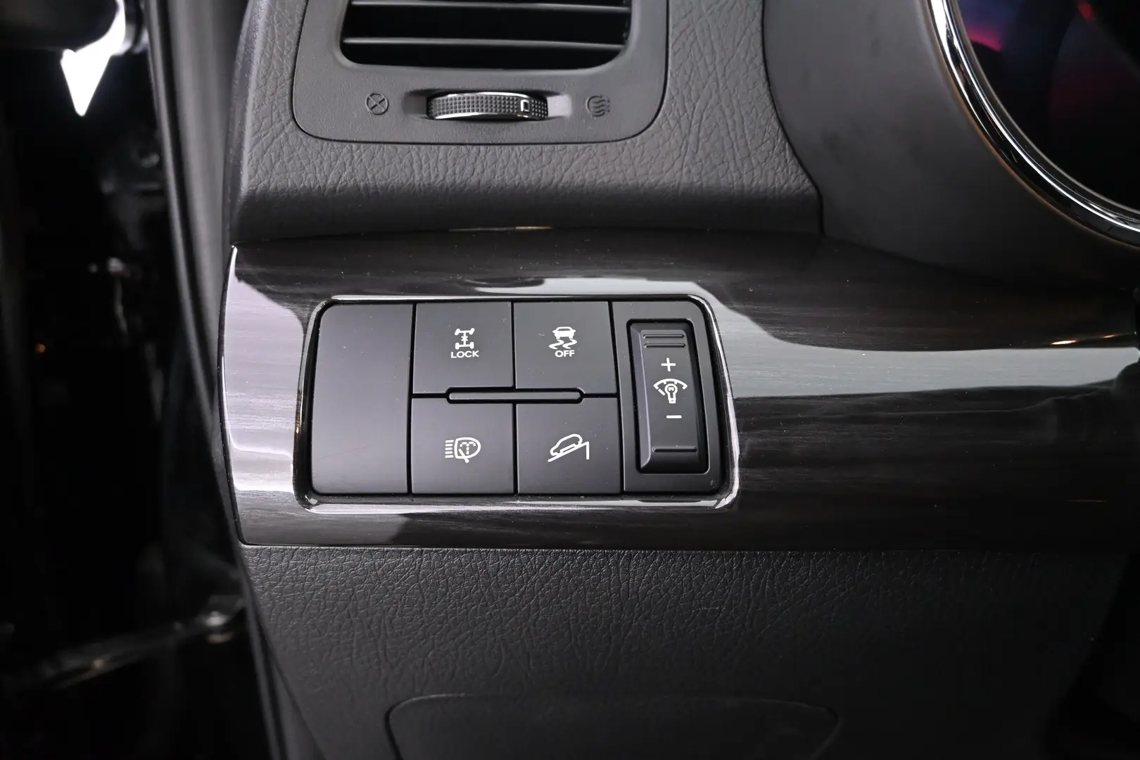 Car Image - 4RjOCDVmDVOLeKDR8zHKKr