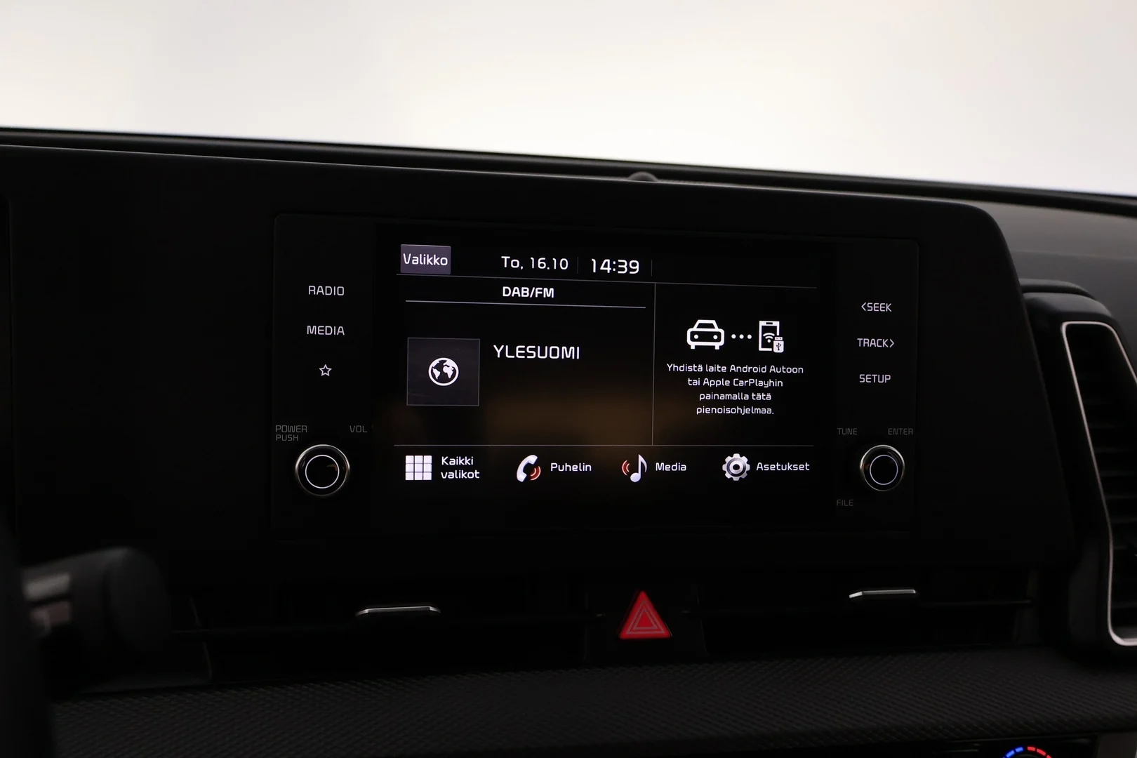 Car Image - 1eeu9yB1QaJxbi0Uw1XZWS