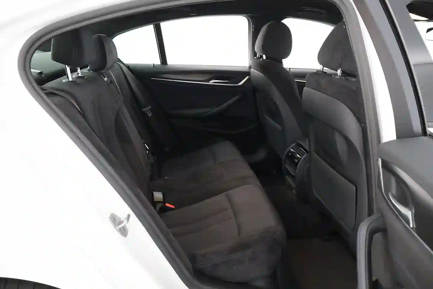 Car Image - 4dlW0SPZk1uF7IrAuai8RL