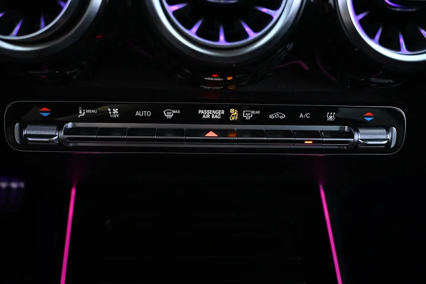 Car Image - UsILVOvaHHX3ahRXsKtTZ