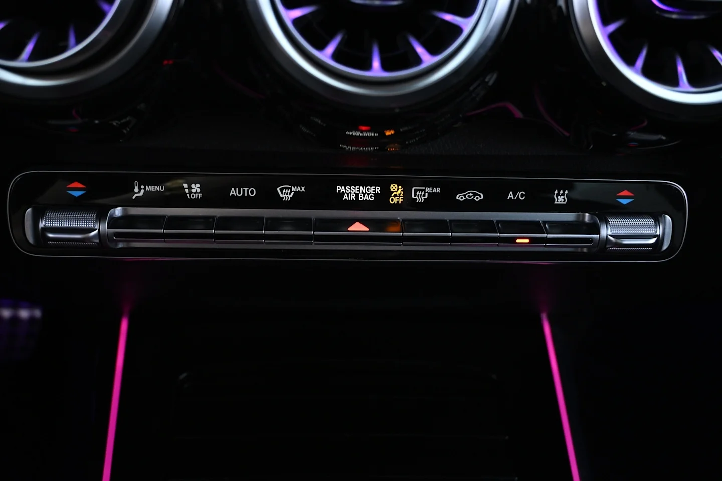 Car Image - UsILVOvaHHX3ahRXsKtTZ