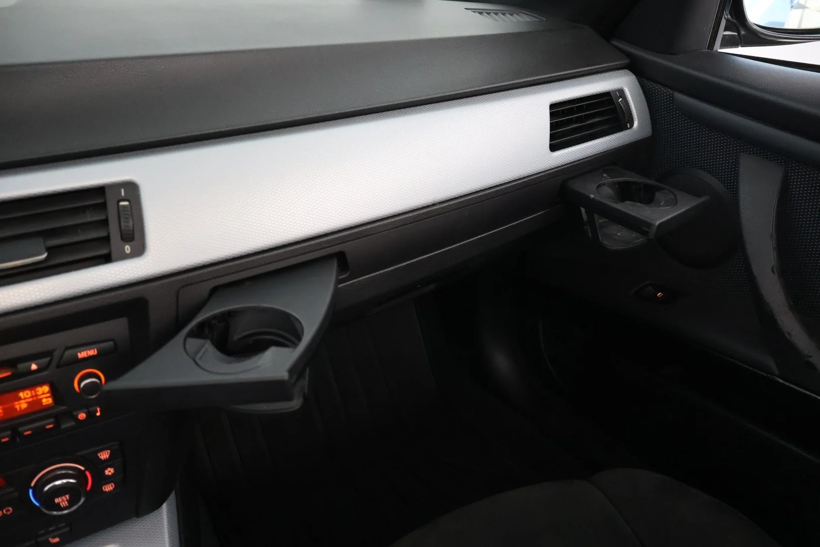 Car Image - 1emrEBFwvZdZPS3SjxkNB5