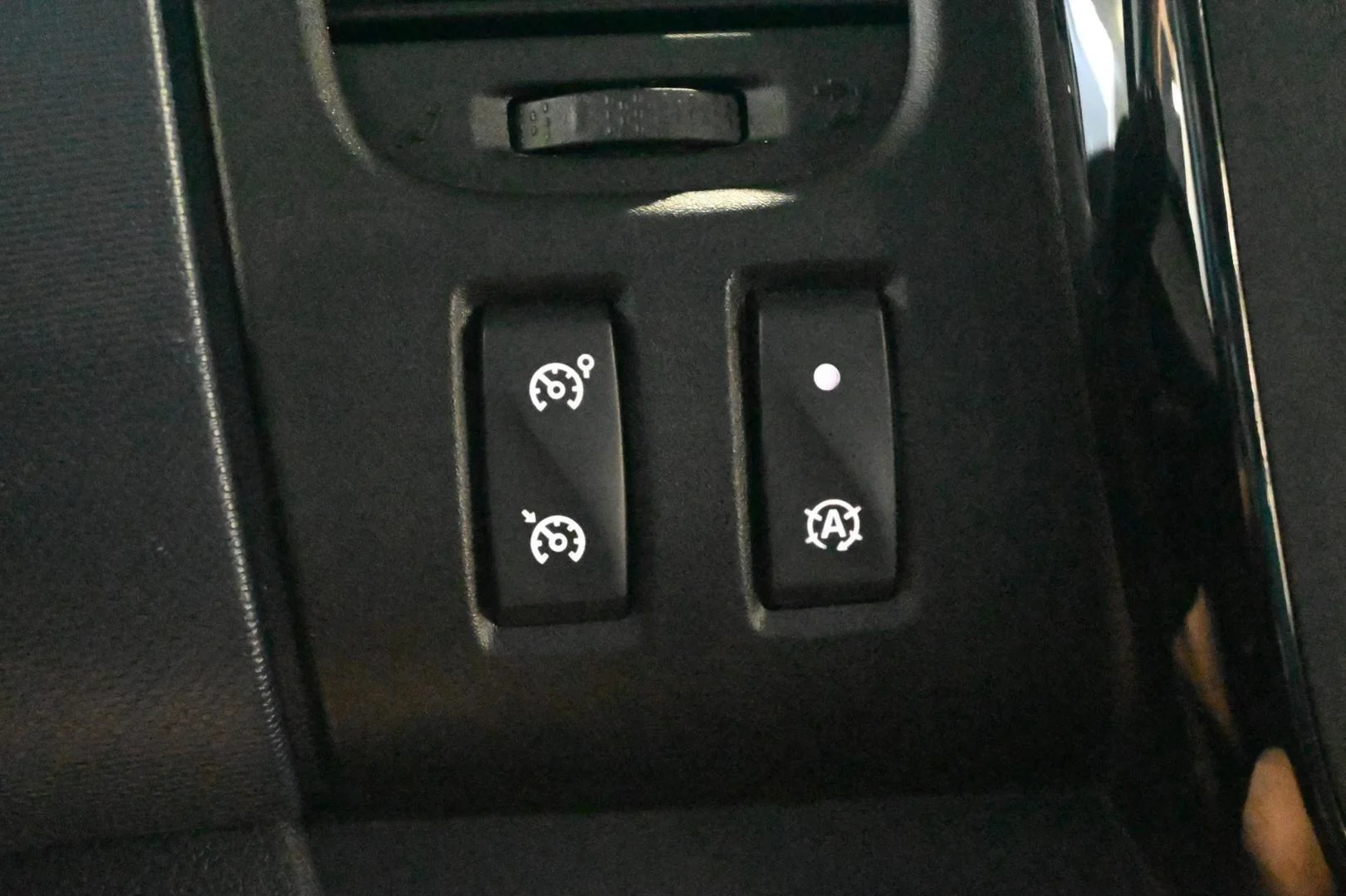 Car Image - 4qhEZQ710CPyITQjn7afU1