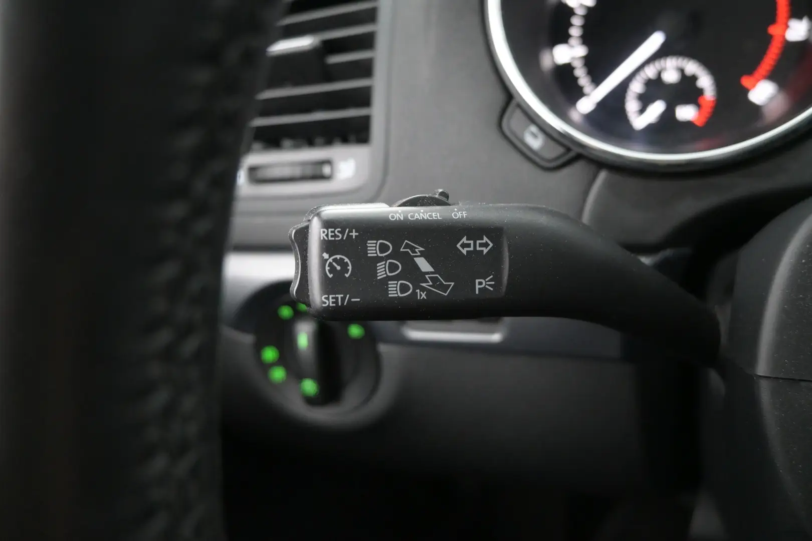 Car Image - 2PC6GuwtsRp4KBxNtkSQeV