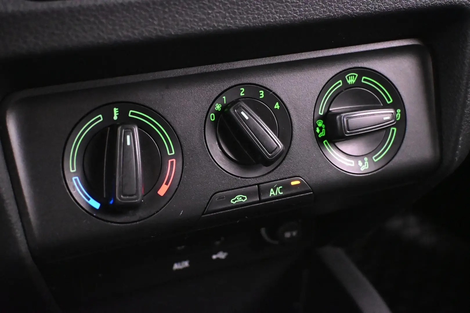 Car Image - 4uIGPJ7GUXjQOdWlKesXcy