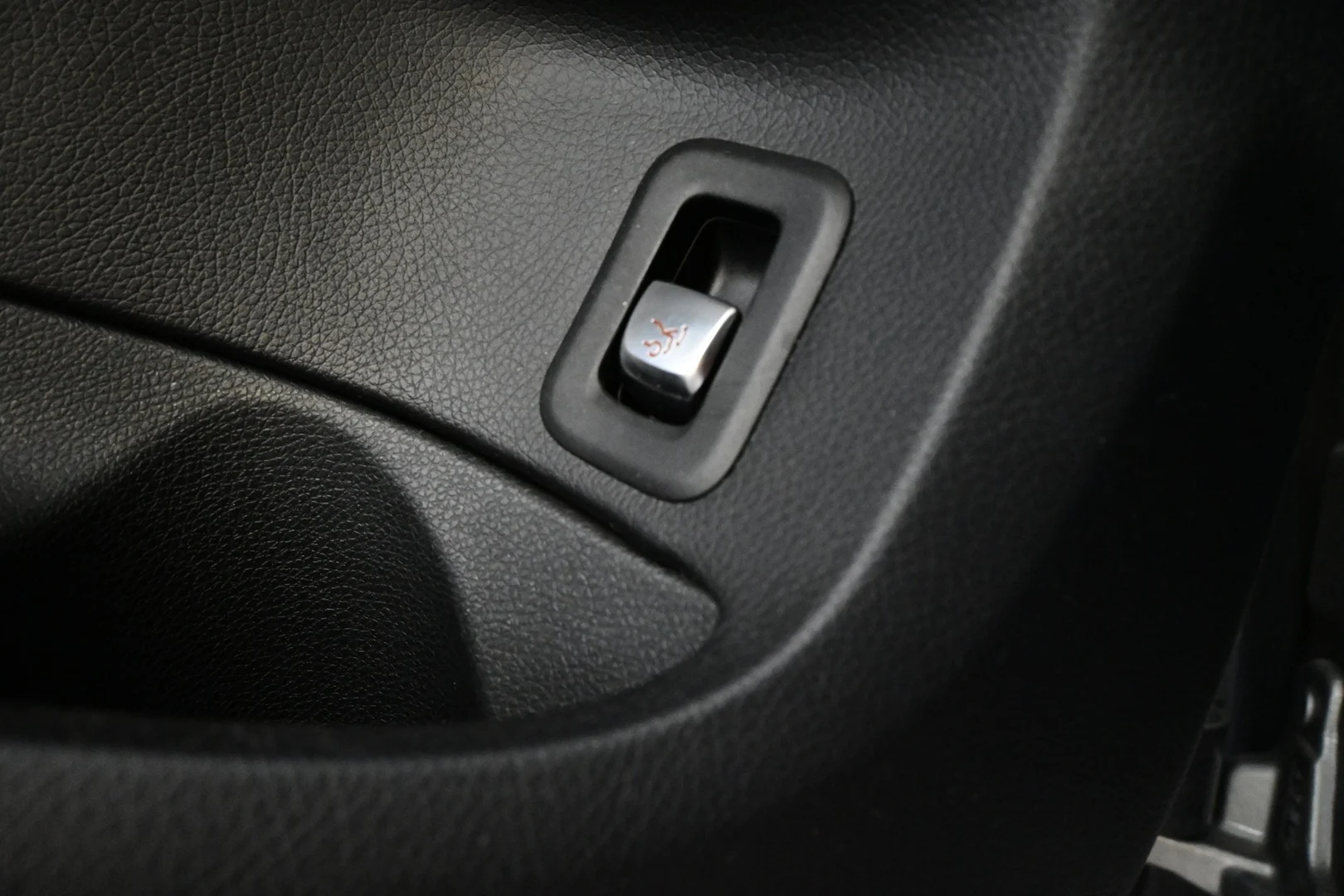 Car Image - 3Q1cmYW1wquo21rty4CEox