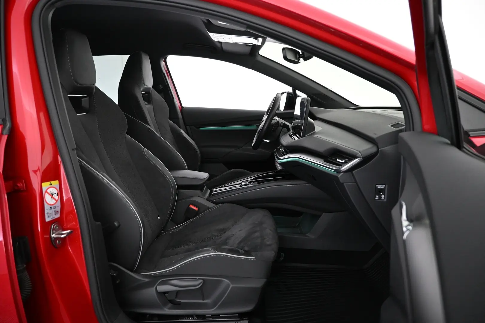 Car Image - 2qfBWiQ6hSw28B8N3VtJTc