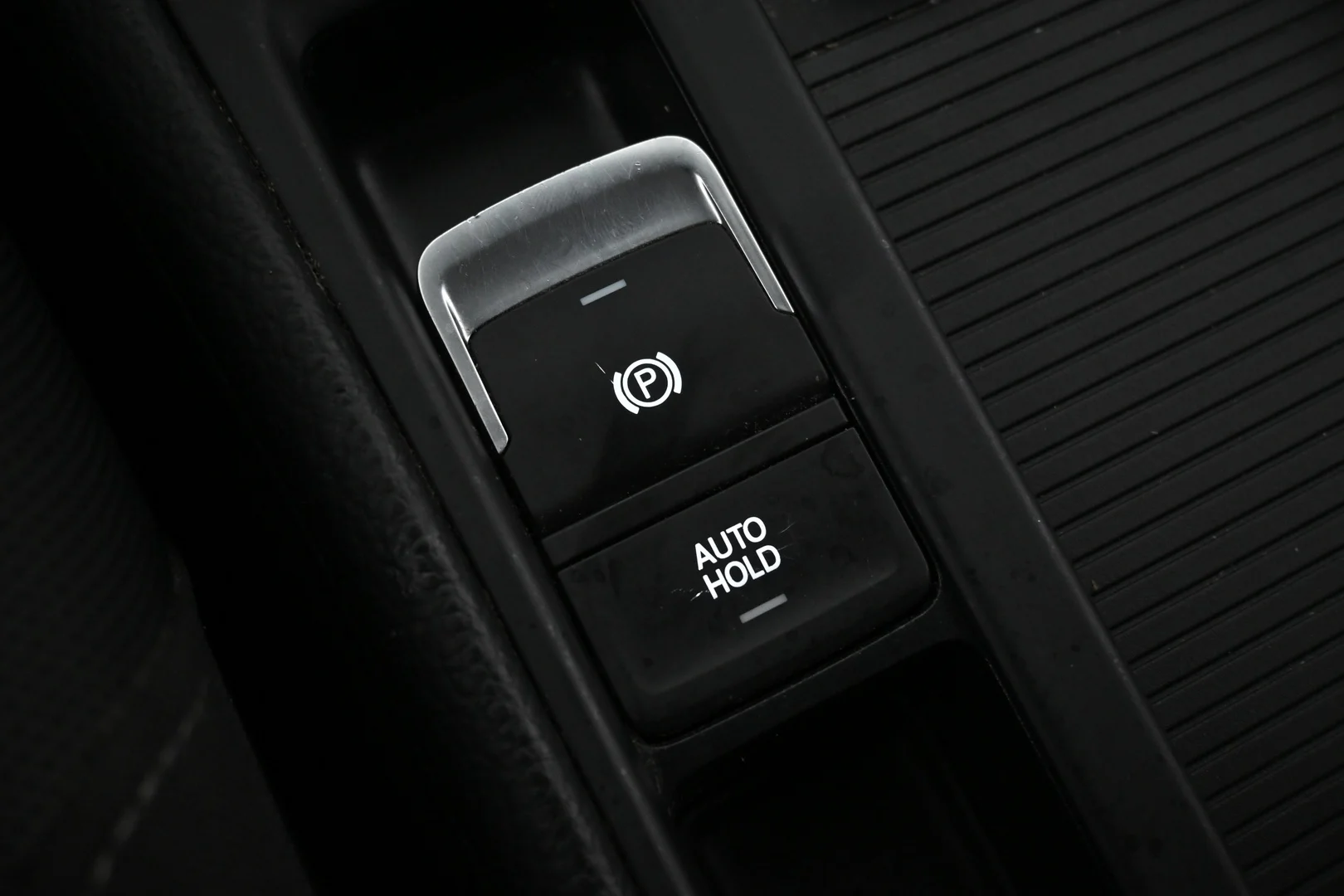 Car Image - 4Tvu7Xsk1TBDQnAc6LTXm4