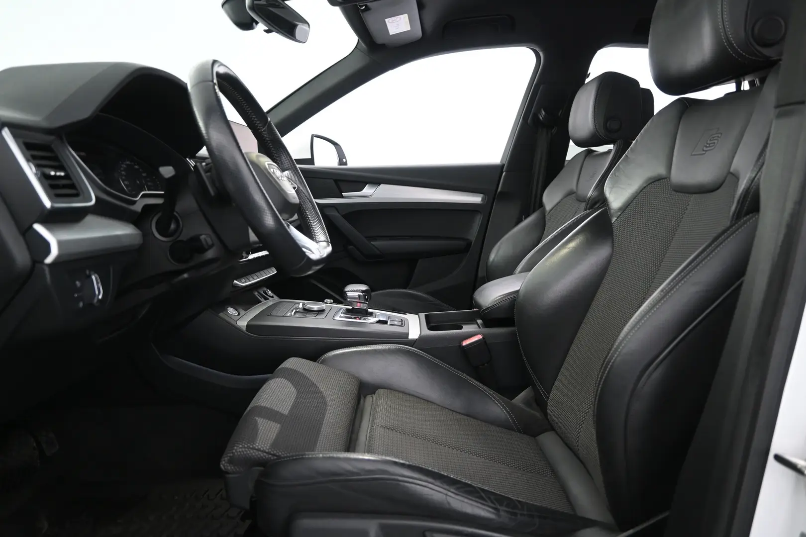 Car Image - 5HFaxue9MR8S0UvWiioC2T