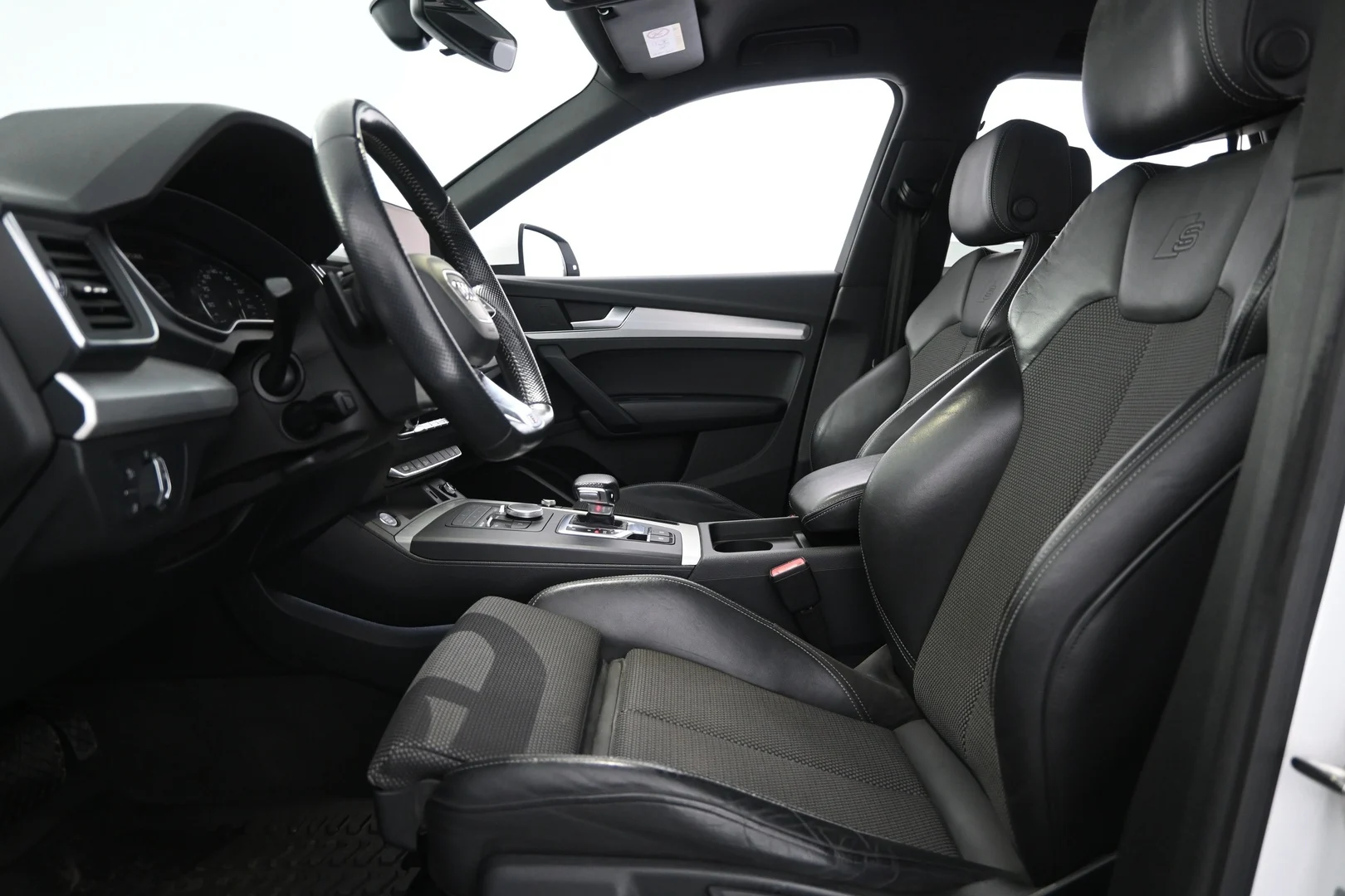 Car Image - 5HFaxue9MR8S0UvWiioC2T