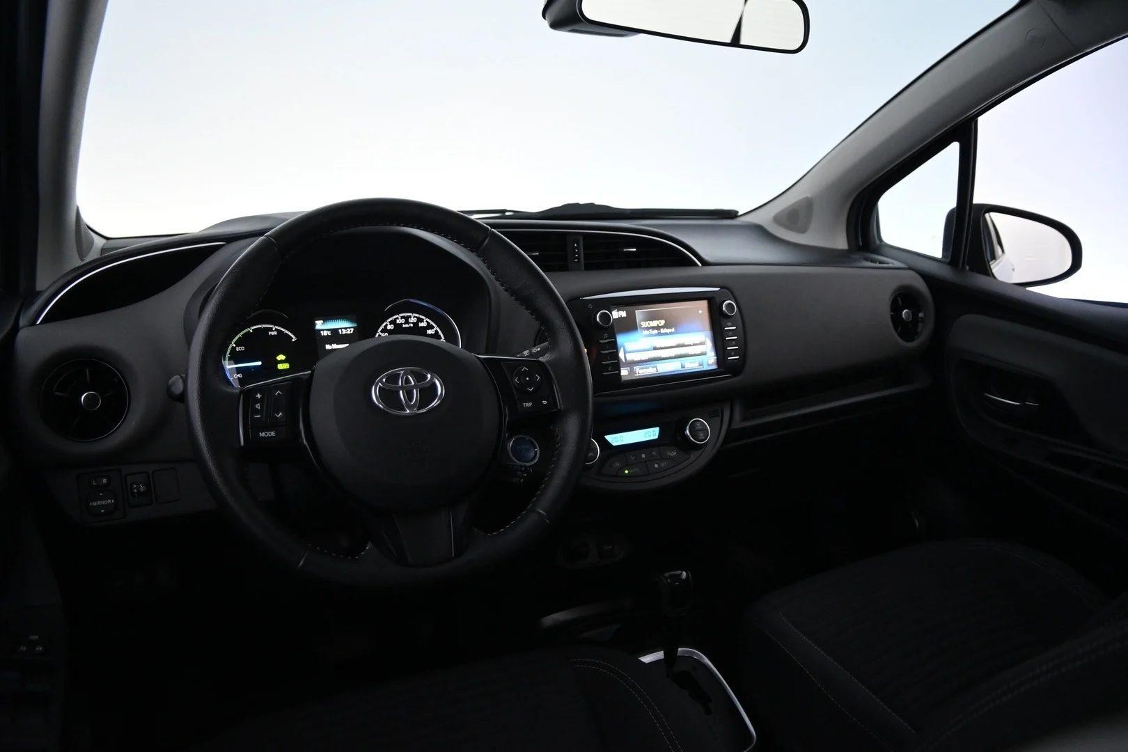Car Image - 1EBQRO3plQITQhYzzvCASX