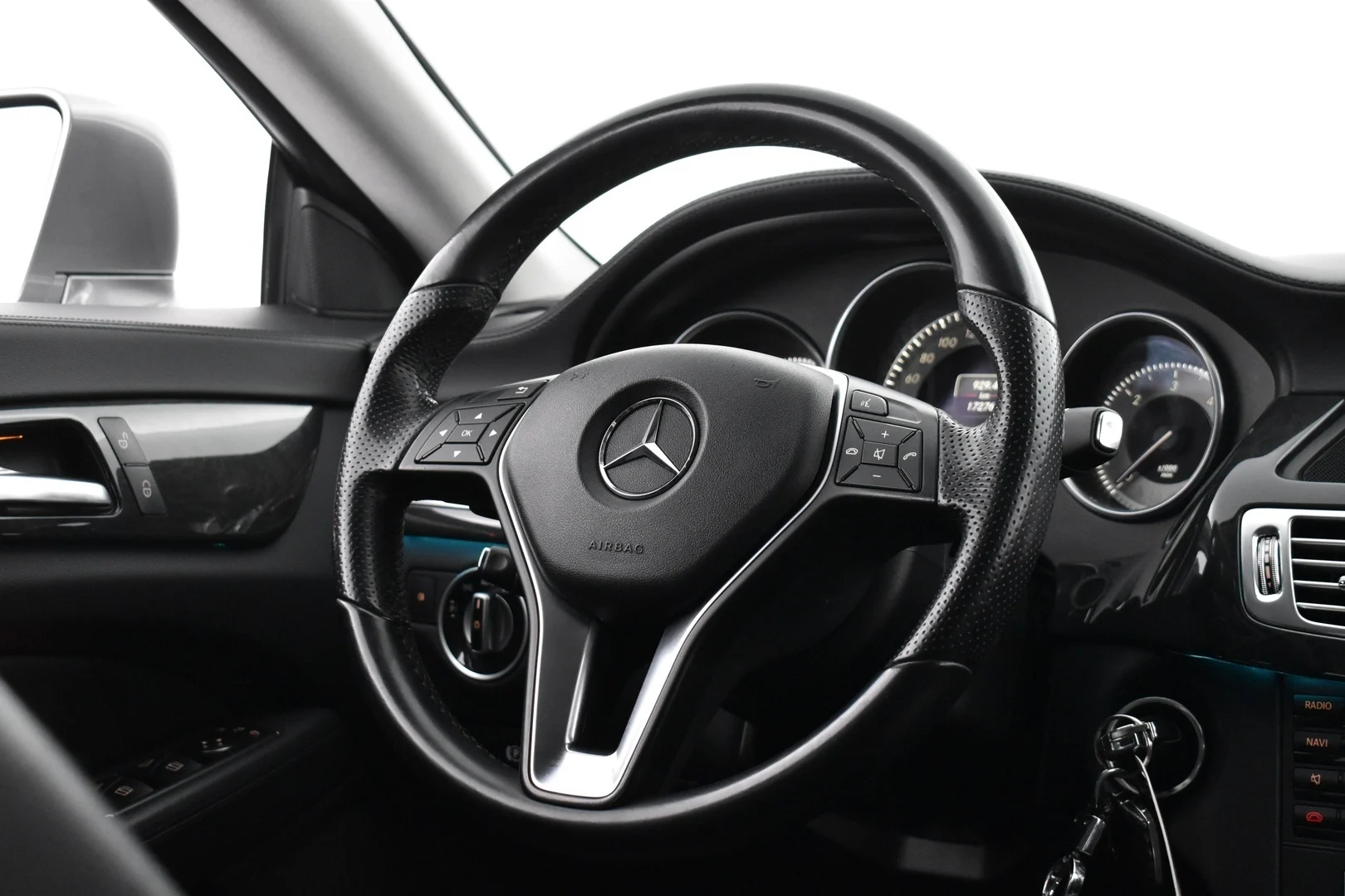 Car Image - VurVjVvmMNL2wUOImGjru