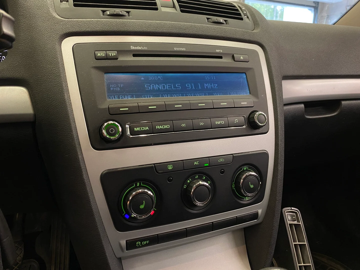 Car Image - 7DFJCM370WzvwuTRuVuVd7