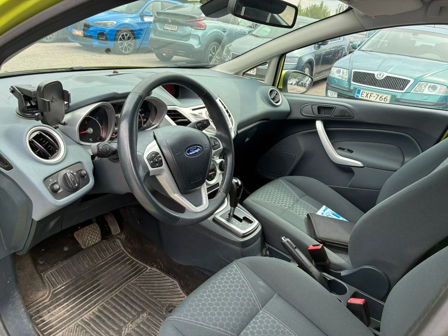 Car Image - 79Ezo0RwwGk69SOwyM8vBW