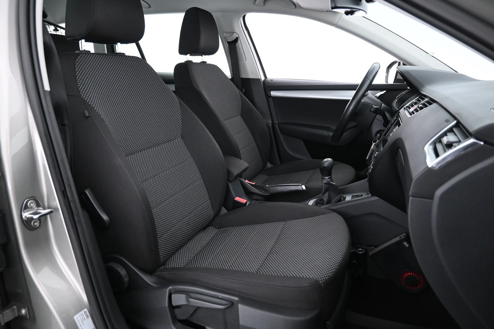 Car Image - 6jaovG4p7DzsQFxqEnS5Js