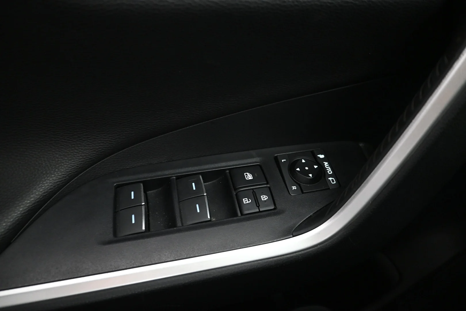 Car Image - 3ntg4DOEGeX5kTWakEG1IT